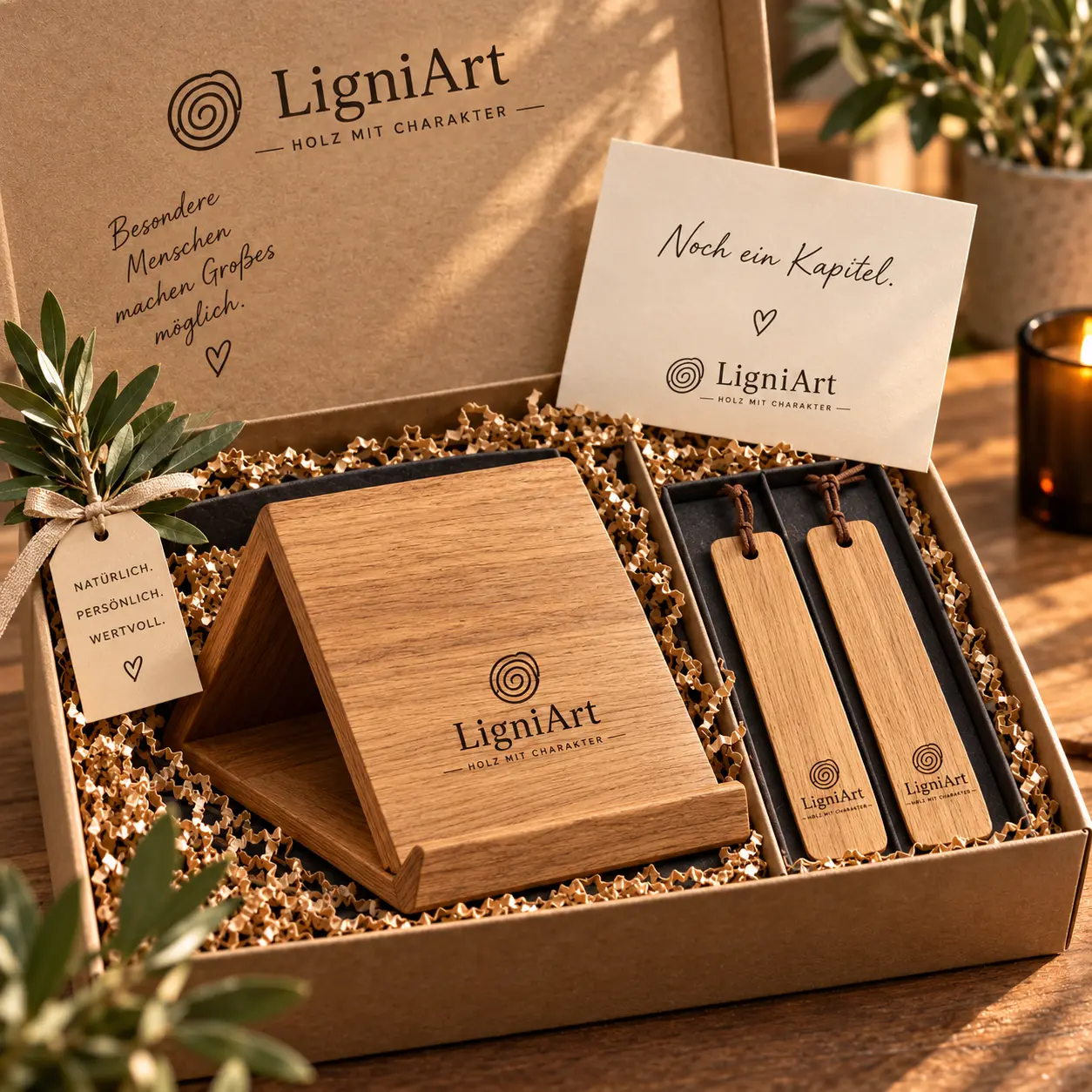 LigniArt-cadeaubox met dakvormige boekensteun, twee eiken boekenleggers en wenskaart